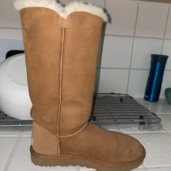 UGG Bailey Button Triplet II Boot - Picture 8 of 10